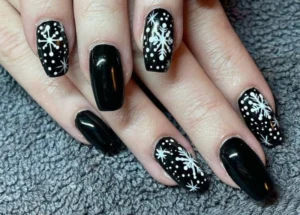 Read more about the article 30 Best Black Nails For Winter