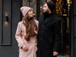 Read more about the article 21+ Winter Date Night Outfits For Women