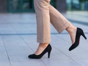 Read more about the article 8 Best Business Casual Shoes for Women to Wear to Work All 2026