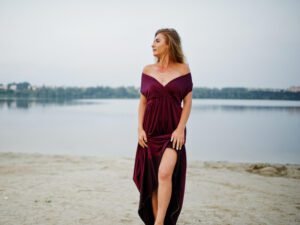 Read more about the article 19 Stylish Off-the-Shoulder Dresses for 2026