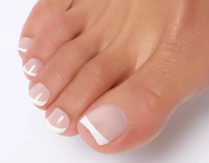Read more about the article 21 Best Designs For Winter French Toe Tips