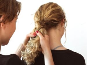 Read more about the article 17 Half-Up, Half-Down Hairstyles for Women to Try in 2026