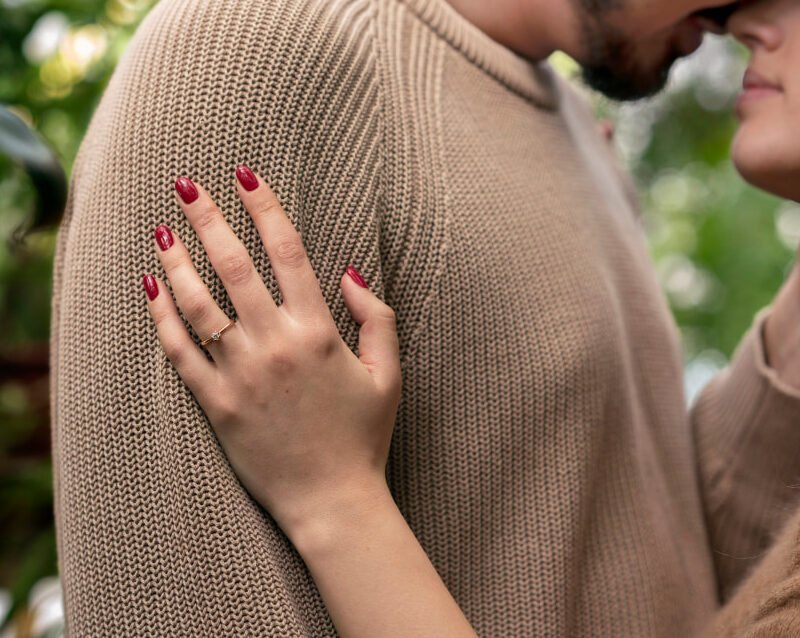 Read more about the article 26 Valentine’s Day Nail Ideas That Are Cute, Romantic & Trendy