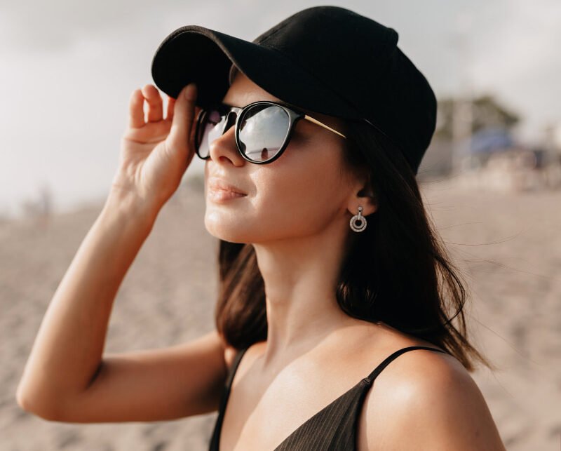 Read more about the article 10+ Chic Summer Caps to Elevate Women’s Outfits