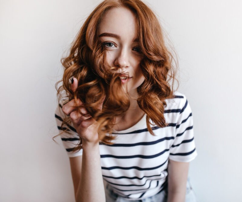 Read more about the article How to Take Care of Wavy Hair Naturally Without Losing Texture