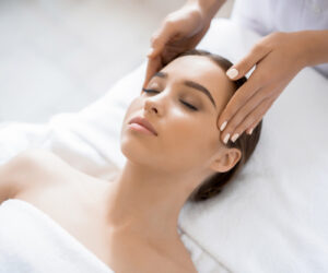 Read more about the article Face Massage: Secrets to Glowing, Toned Skin