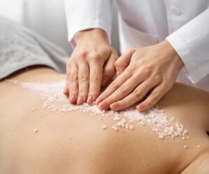 Read more about the article 10 Tips On How To Use Body Scrub Properly