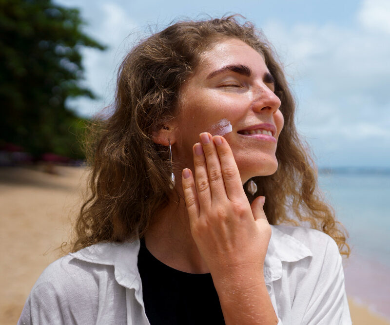 You are currently viewing Why You Should Wear Sunscreen Every Day