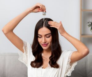 Read more about the article How to Choose and Use Hair Oil the Right Way