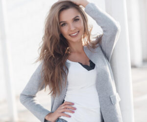 Read more about the article 16 Looksmaxxing Tips for Women