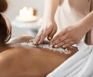 Read more about the article 7 Natural DIY Sugar Scrubs for Body at Home