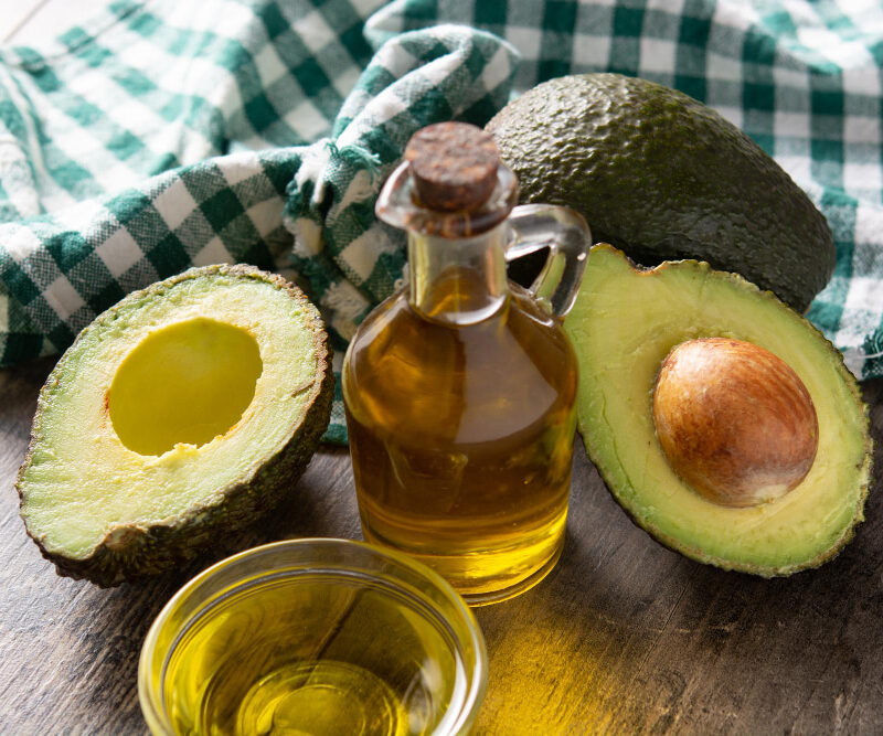 You are currently viewing 8 Ways to Use Avocado Oil for Hair