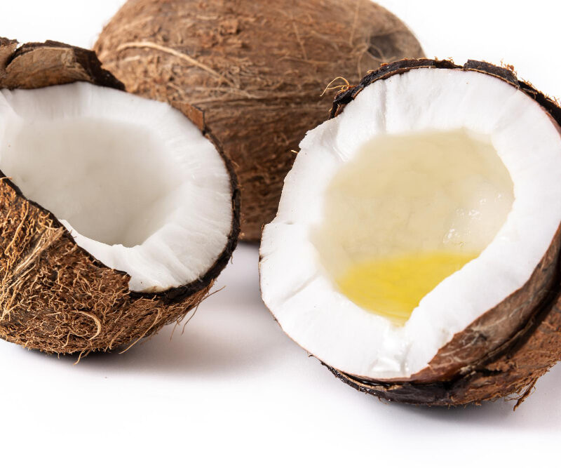 You are currently viewing 7 DIY Coconut Oil Hair Mask Recipes That You Need To Try