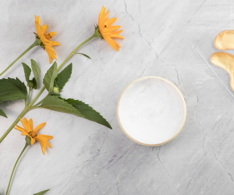 Read more about the article 5 Easy DIY Vanilla Vaseline Recipes for Dry, Chapped Lips