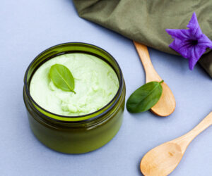 Read more about the article 6 Natural DIY Rosemary Scalp Scrub Recipes