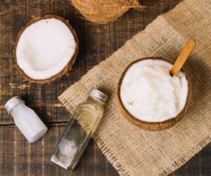 Read more about the article 5 DIY Sugar And Coconut Oil Scrub Recipes
