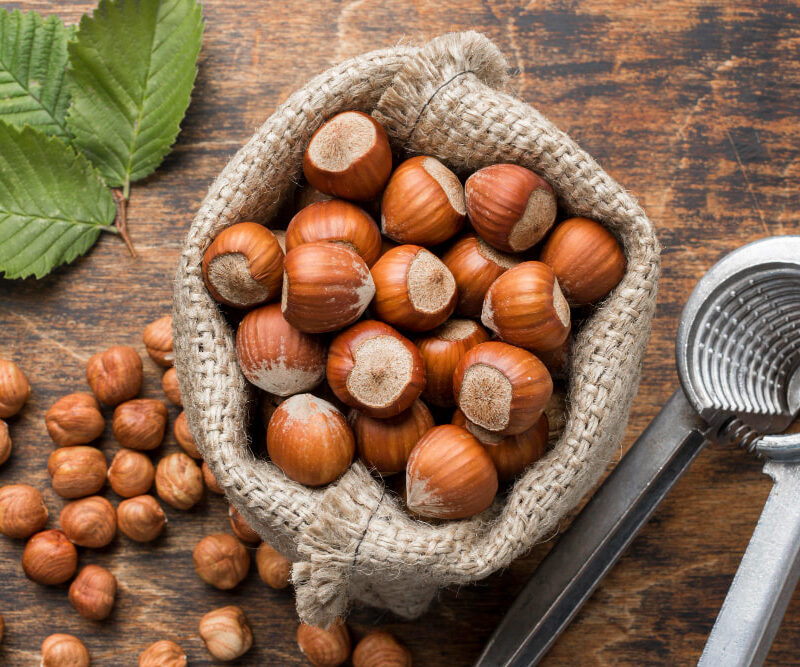 9 Benefits of Hazelnut Oil for Your Skin