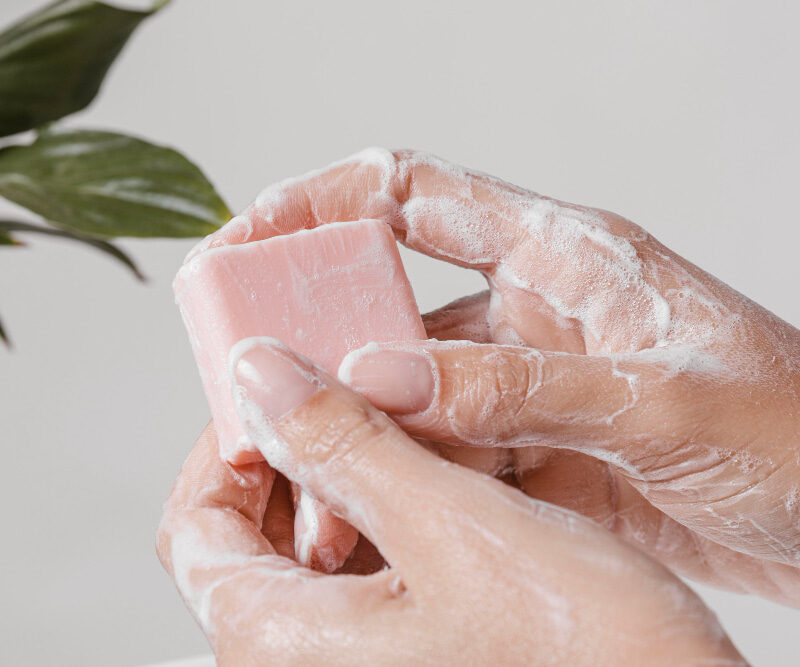You are currently viewing 4 DIY Hand Soap Recipes: Fragrant and Gentle on Skin