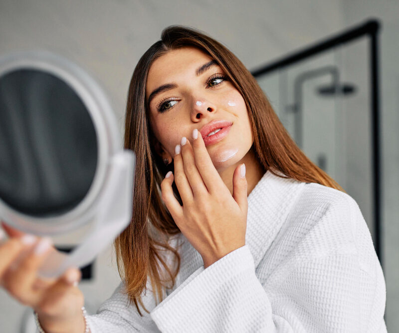 You are currently viewing 9 Anti-Aging Skincare Ingredients for Young-Looking Skin