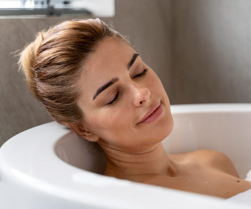 You are currently viewing 12 Amazing Bath Salt Benefits for Your Skin