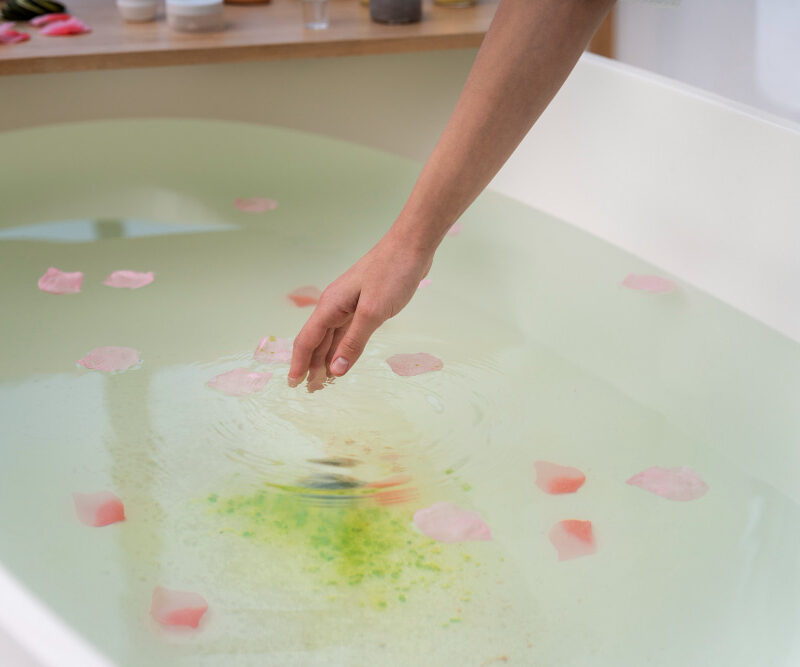 Read more about the article 7 DIY Bath Bubbles Recipes You Should Try