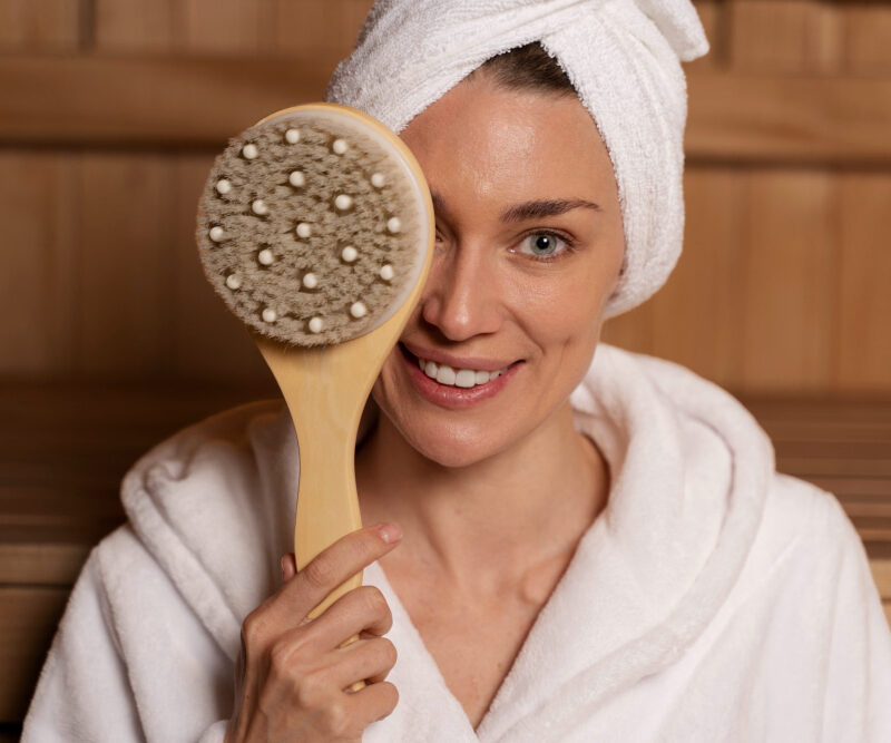 You are currently viewing Dry Brushing Face: 11 Benefits And How To