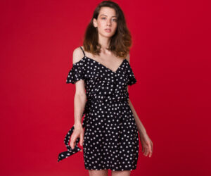 Read more about the article 18 Polka Dot Dresses That Never Go Out of Style