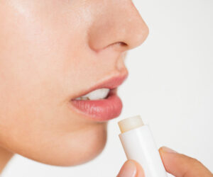 Read more about the article 7 DIY Lip Balm Recipes For Eczema And Dry Lips