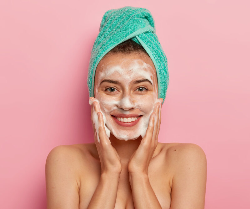 You are currently viewing DIY Cleansers for Face: 11 Natural Skin Care Recipes