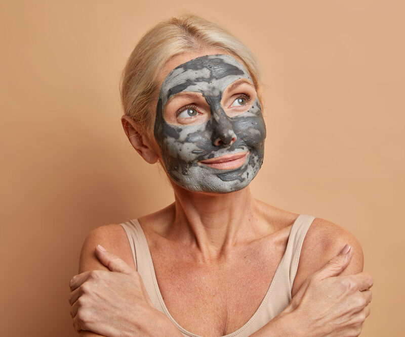 Read more about the article 8 DIY Anti-Aging Face Mask Recipes