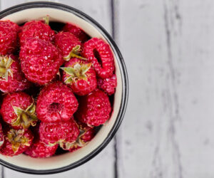Read more about the article 8 DIY Raspberry Sugar Scrub for Hydrated, Radiant Skin