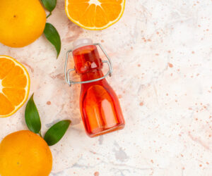 Read more about the article 10 Easy DIY Orange Essential Oil Recipes