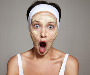 Read more about the article 10 Oatmeal DIY Face Masks for Your Skin On Face