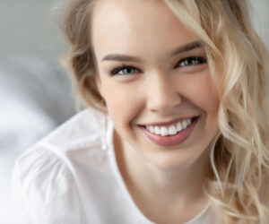 Read more about the article 7 DIY Teeth Whitening Recipes for a Healthy Smile