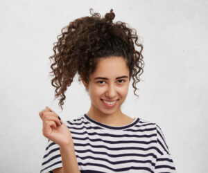 Read more about the article 17 Curly Hair Tricks Every Girl Should Know