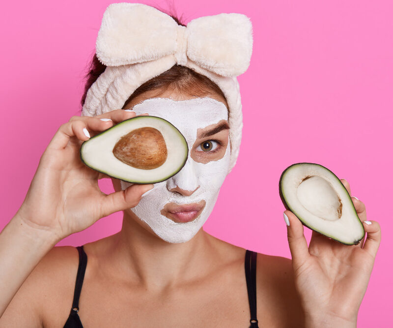 You are currently viewing 7 DIY Avocado Face Mask Recipes for Hydrated, Smooth Skin
