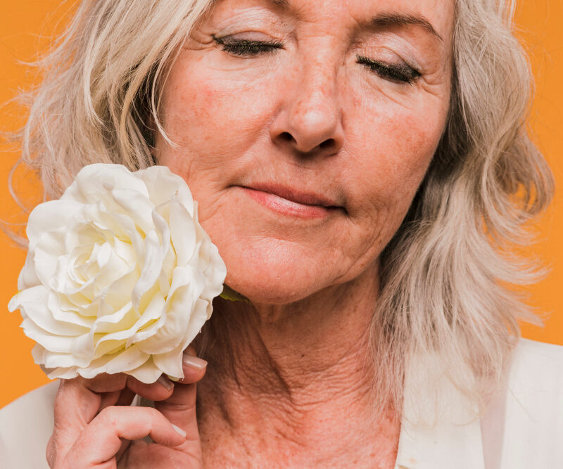 You are currently viewing 10 Beauty Secrets for Graceful Aging
