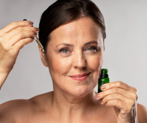 Read more about the article 9 Best DIY Essential Oils For Anti-Aging and Skin Tightening