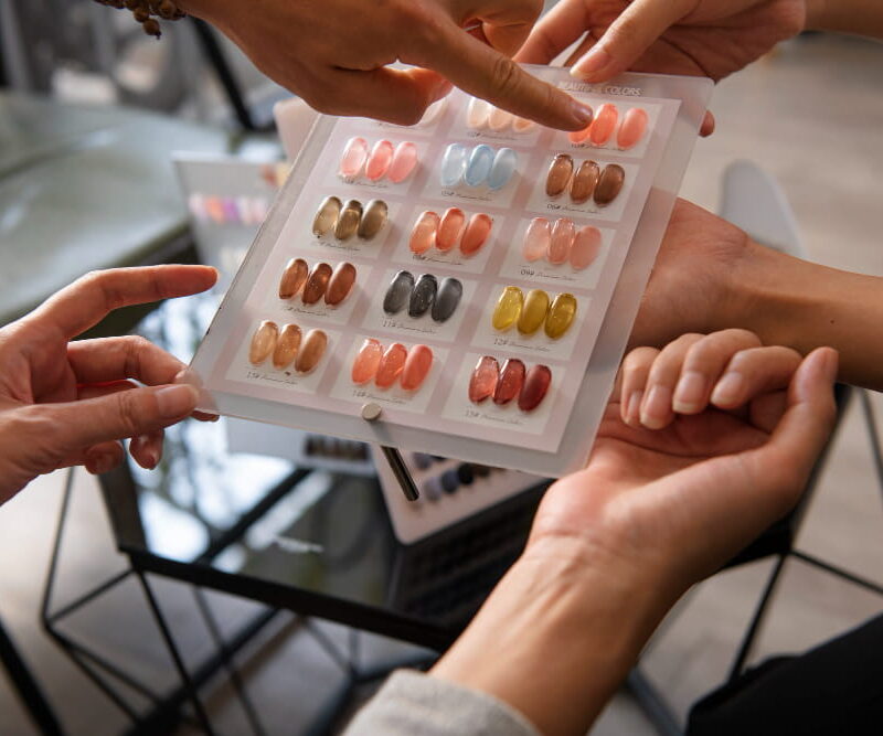 Read more about the article Which Nail Option Is Actually Right for You — Gel, Polish or Press-Ons